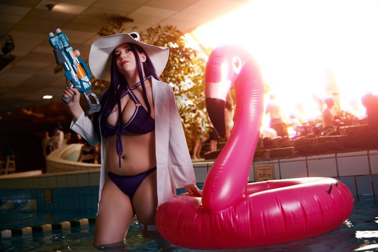 Pool party Caintlyn cosplay viencon